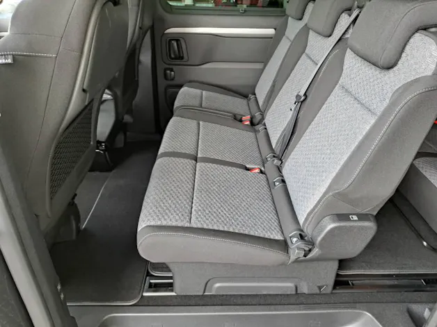 Peugeot Traveller Standard 2.2 BlueHDi 180cv Family Edition