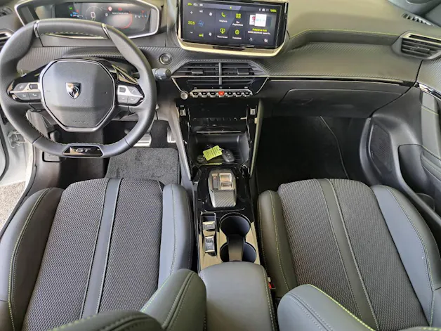 Peugeot 208 1.2 Hybrid 145cv GT