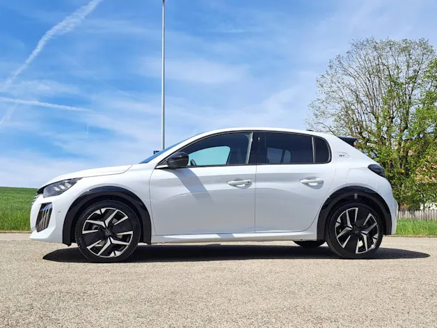Peugeot 208 1.2 Hybrid 145cv GT