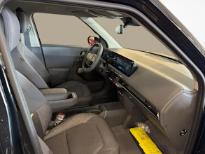 https://vehicle.imgix.net/4302623/fdffb7b0-9ec7-43ce-85a9-924364bdecce.jpg