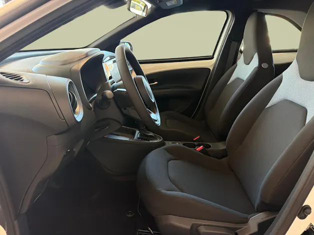 Toyota Aygo X 1.5 VVT-i HSD Comfort