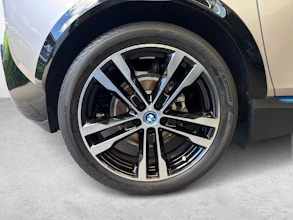 https://vehicle.imgix.net/4302718/a6726108-4988-4801-ba04-2c5898ec1458.jpg
