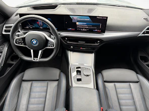 Fahrzeugbild BMW 330e xDrive SAG Touring