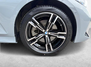https://vehicle.imgix.net/4302764/8b91fbf7-4f6c-4b5e-9723-8cb4a56b7439.jpg