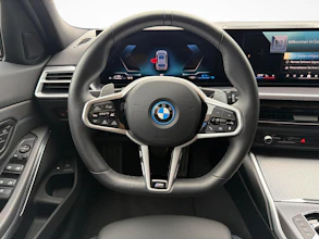 https://vehicle.imgix.net/4302764/8dba4285-69a6-443f-a1d3-a0f514e47282.jpg
