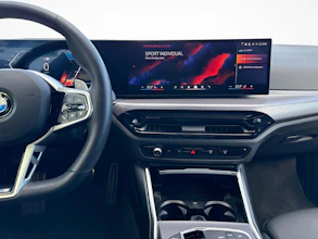 https://vehicle.imgix.net/4302805/7b9c5eec-acc8-4920-92f5-4781407886cb.jpg