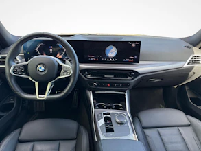 https://vehicle.imgix.net/4302805/c77a7d04-81d9-4e4a-bb61-fb3a5905df4a.jpg