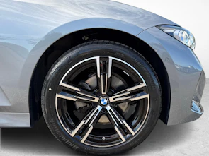 Fahrzeugbild BMW 320d xDrive SAG Touring