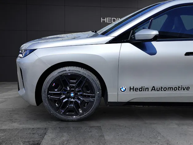 BMW iX xDrive60