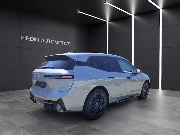 BMW iX xDrive60