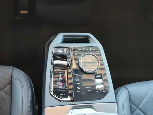 BMW iX xDrive60
