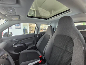 https://vehicle.imgix.net/4302895/1a288723-42c2-402a-833b-48dda810cdc8.jpg