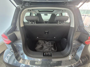 https://vehicle.imgix.net/4302895/f3c3258f-b34d-45c3-b19e-af7acab1815d.jpg