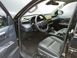 Fahrzeugbild TOYOTA Hilux Double Cab.-Pick-up 2.8 D-4D MHEV 204 Style