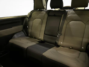 https://vehicle.imgix.net/4302923/f4cf845c-07c2-434d-a339-ceb7fcc9f4de.jpg
