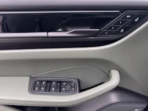 Porsche Macan 4
