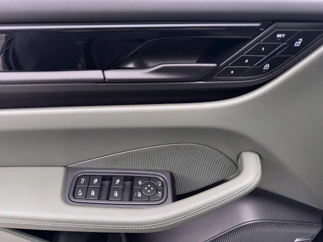 Porsche Macan 4