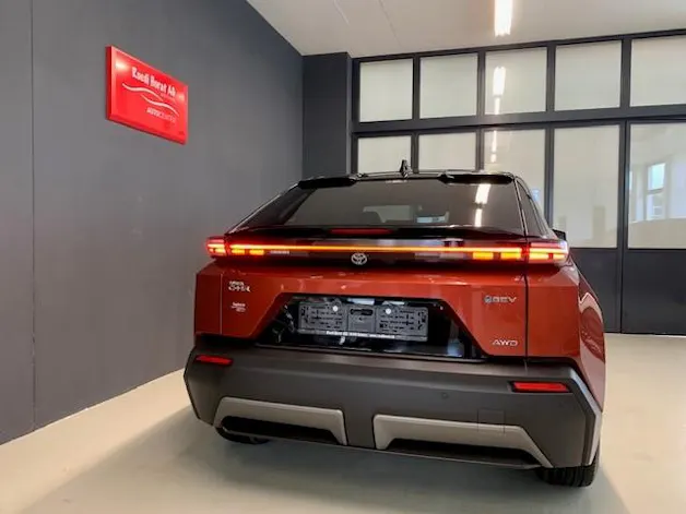 Toyota C-HR+ Premium AWD