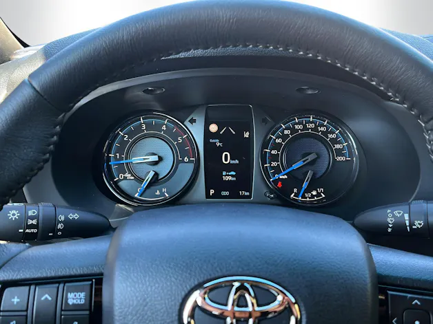 Toyota Hilux Double Cab.-Pick-up 2.8 D-4D MHEV 204 Invincible