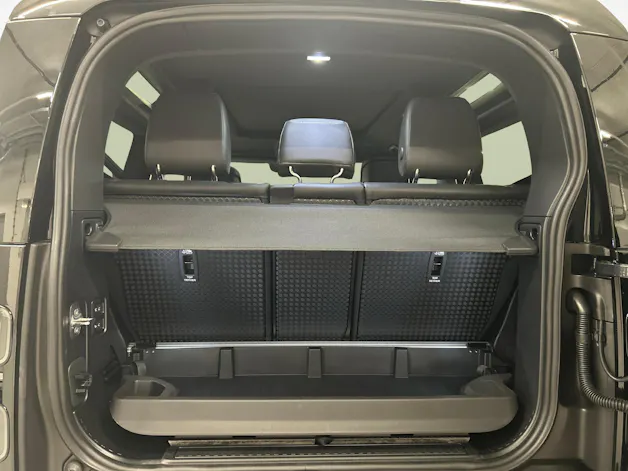Land Rover Defender 90 3.0 D I6 250 X-Dynamic SE