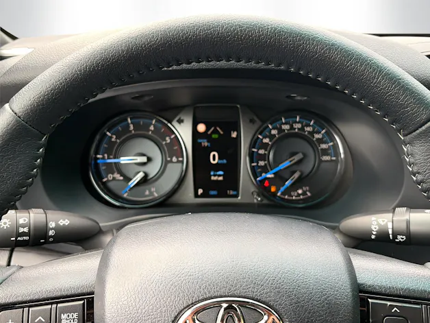 Toyota Hilux Double Cab.-Pick-up 2.8 D-4D MHEV 204 Invincible