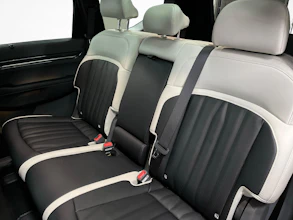 https://vehicle.imgix.net/4303077/04bbd1be-dd9c-42a6-a1fd-a519c8368469.jpg
