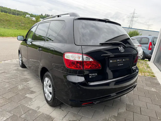 Toyota Avensis Verso 2.0 VVT-i Linea Terra