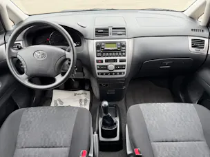 Toyota Avensis Verso 2.0 VVT-i Linea Terra