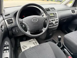 Toyota Avensis Verso 2.0 VVT-i Linea Terra