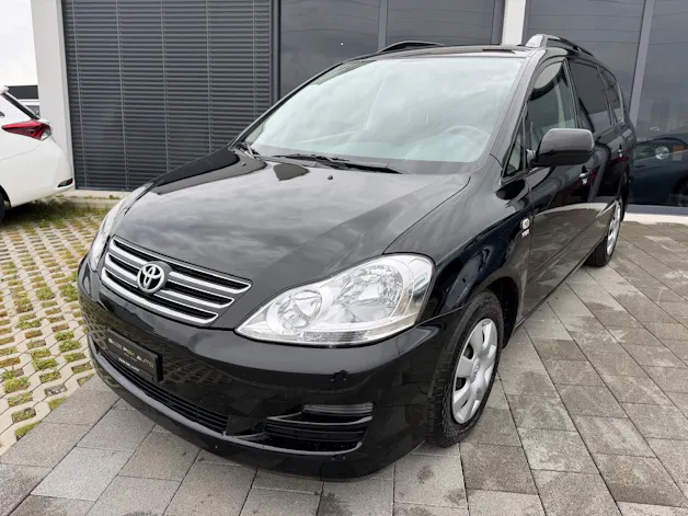 Toyota Avensis Verso 2.0 VVT-i Linea Terra