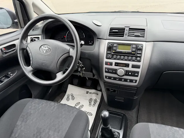Toyota Avensis Verso 2.0 VVT-i Linea Terra