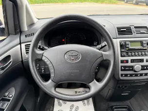 Toyota Avensis Verso 2.0 VVT-i Linea Terra