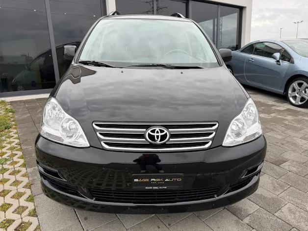 Toyota Avensis Verso 2.0 VVT-i Linea Terra