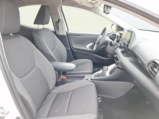 Toyota Yaris 1.5 VVT-i HSD Trend