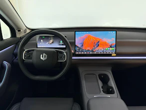 https://vehicle.imgix.net/4303226/c04882df-160f-470a-ace7-609b9757deca.jpg