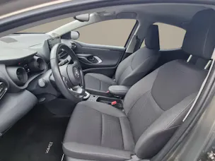Toyota Yaris 1.5 VVT-i HSD Trend