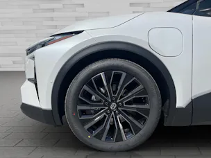 Toyota C-HR+ Premium AWD