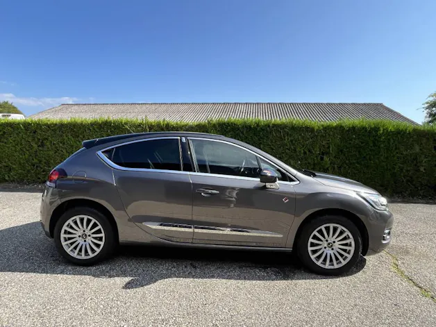 DS Automobiles 4 1.6 BlueHDi Performance Line