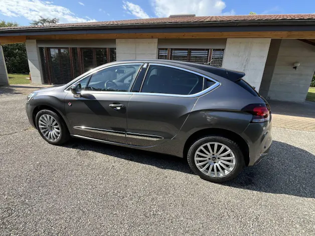 DS Automobiles 4 1.6 BlueHDi Performance Line