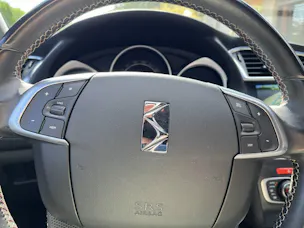DS Automobiles 4 1.6 BlueHDi Performance Line