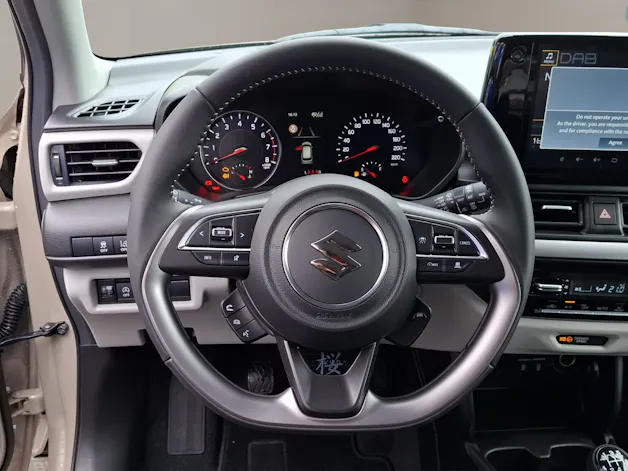 Suzuki Swift 1.2 Sakura Top Hybrid 4x4
