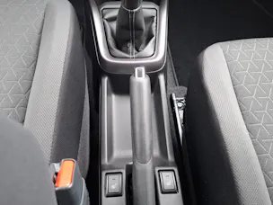 Suzuki Swift 1.2 Sakura Top Hybrid 4x4