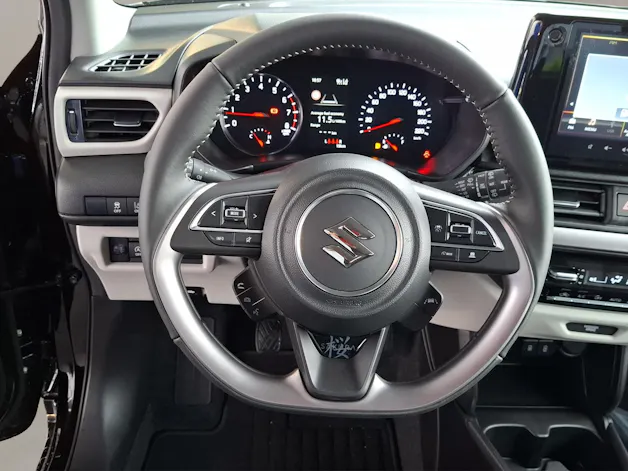 Suzuki Swift 1.2 Sakura Top Hybrid 4x4