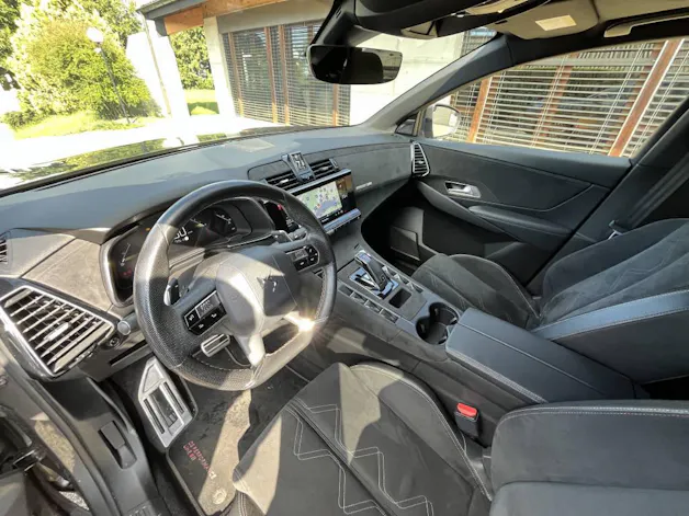 DS Automobiles 7 Crossback 1.6 PureTech 225 Performance Line
