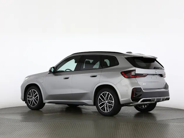 BMW X1 30e xDrive paddles