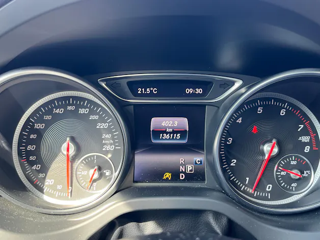MERCEDES-BENZ GLA 250 AMG Line 4m