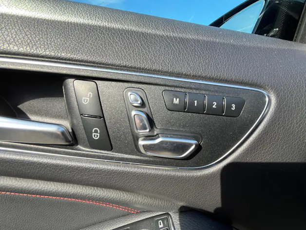 MERCEDES-BENZ GLA 250 AMG Line 4m