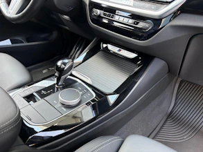 https://vehicle.imgix.net/4303533/9437e9cc-ec2d-4e78-bda5-ae193b16882a.jpg