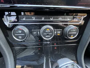 VW Golf VII Variant 2.0 TSI R 310 DSG 4motion