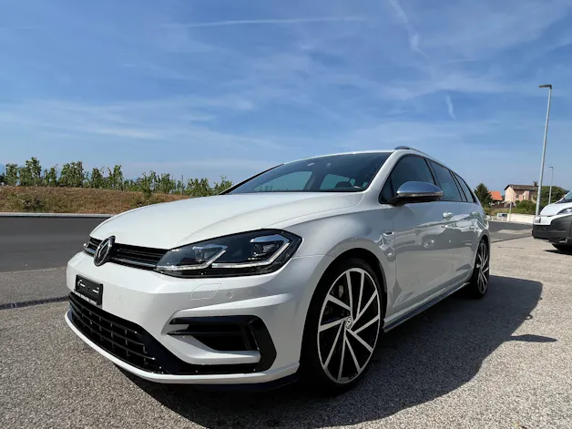 VW Golf VII Variant 2.0 TSI R 310 DSG 4motion